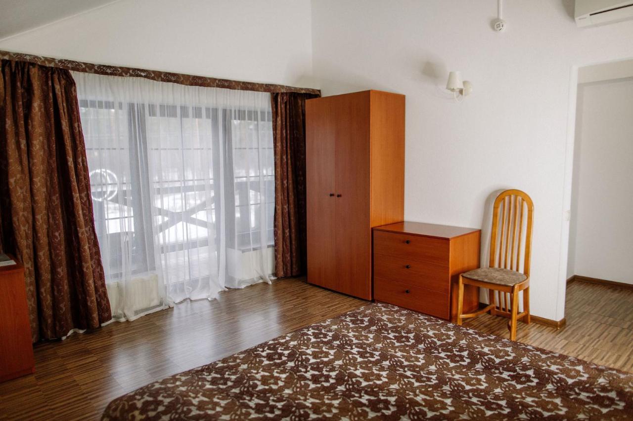 Veselyj Zajets Hotell Pirnove Exteriör bild