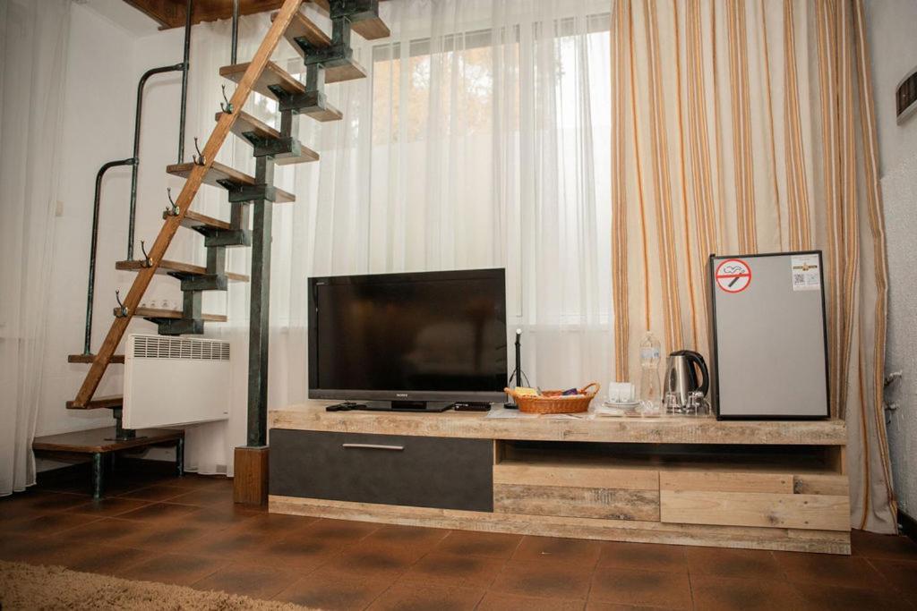 Veselyj Zajets Hotell Pirnove Exteriör bild